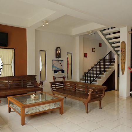 Mawar Asri Hotel ジョグジャカルタ エクステリア 写真