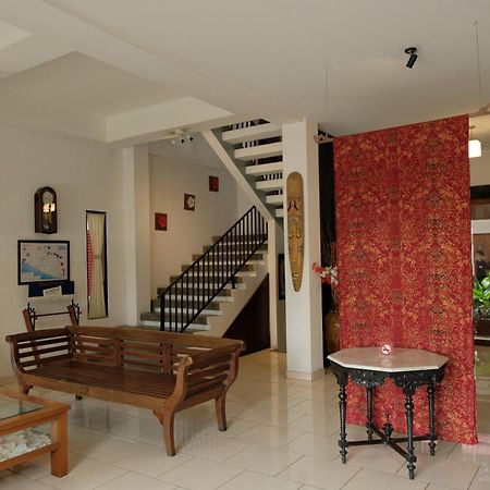 Mawar Asri Hotel ジョグジャカルタ エクステリア 写真