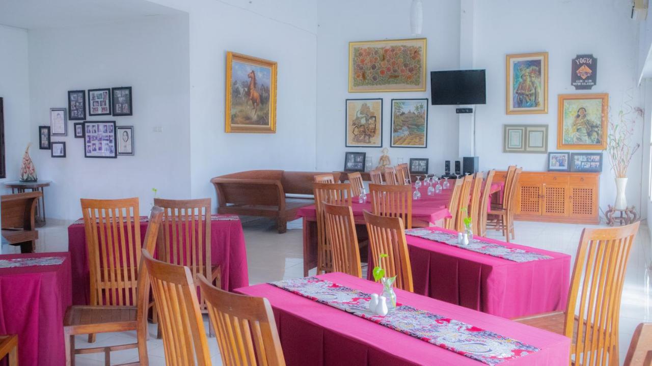 Mawar Asri Hotel ジョグジャカルタ エクステリア 写真