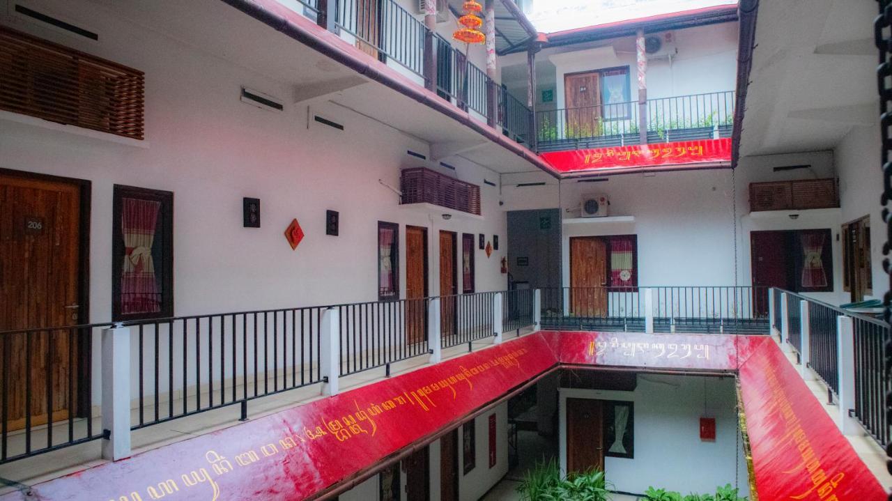 Mawar Asri Hotel ジョグジャカルタ エクステリア 写真