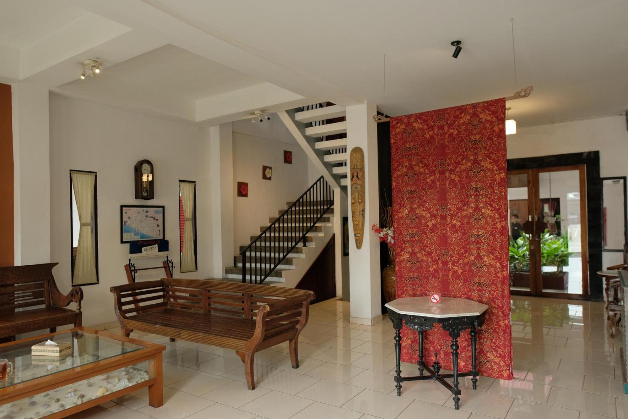 Mawar Asri Hotel ジョグジャカルタ エクステリア 写真