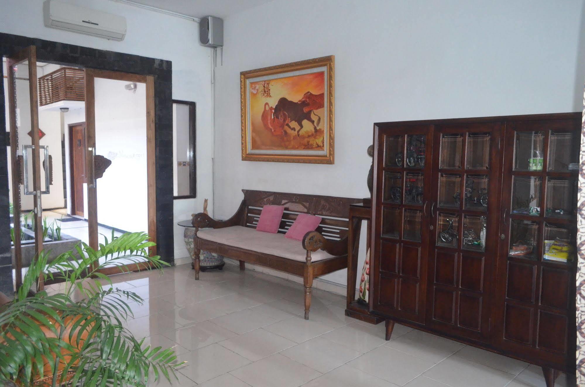 Mawar Asri Hotel ジョグジャカルタ エクステリア 写真
