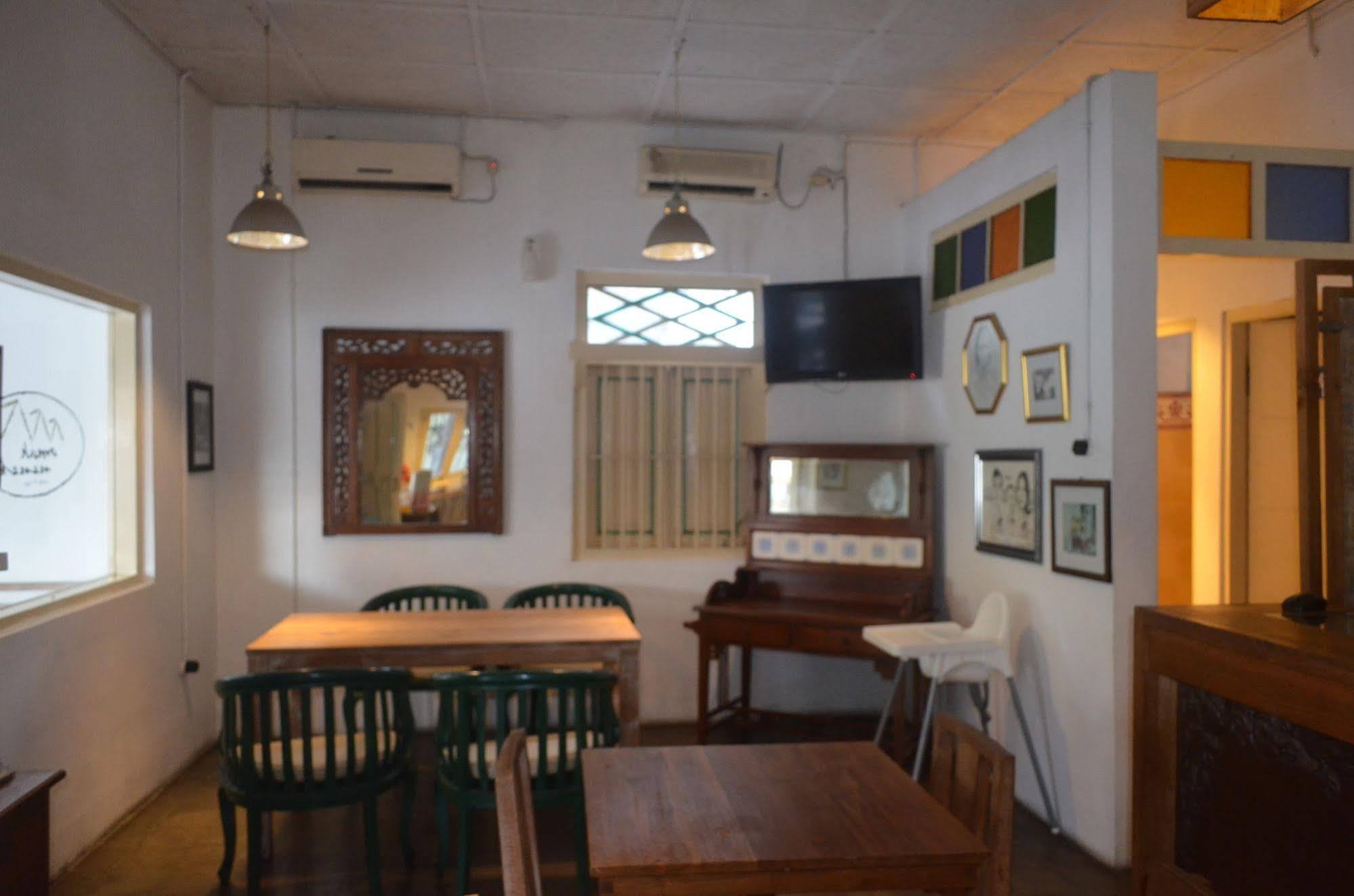 Mawar Asri Hotel ジョグジャカルタ エクステリア 写真