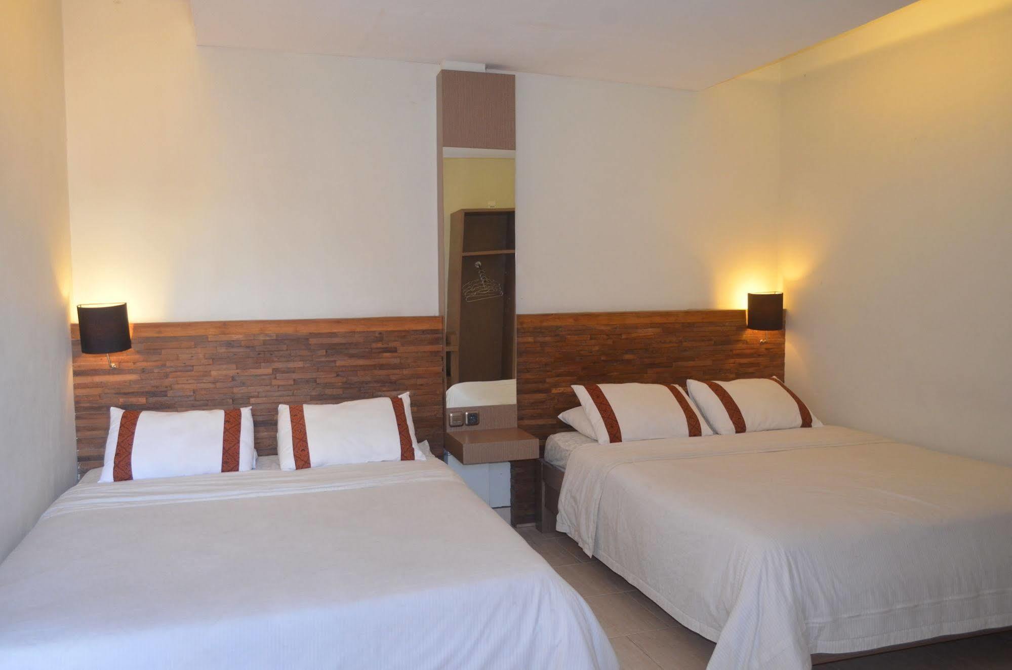Mawar Asri Hotel ジョグジャカルタ エクステリア 写真