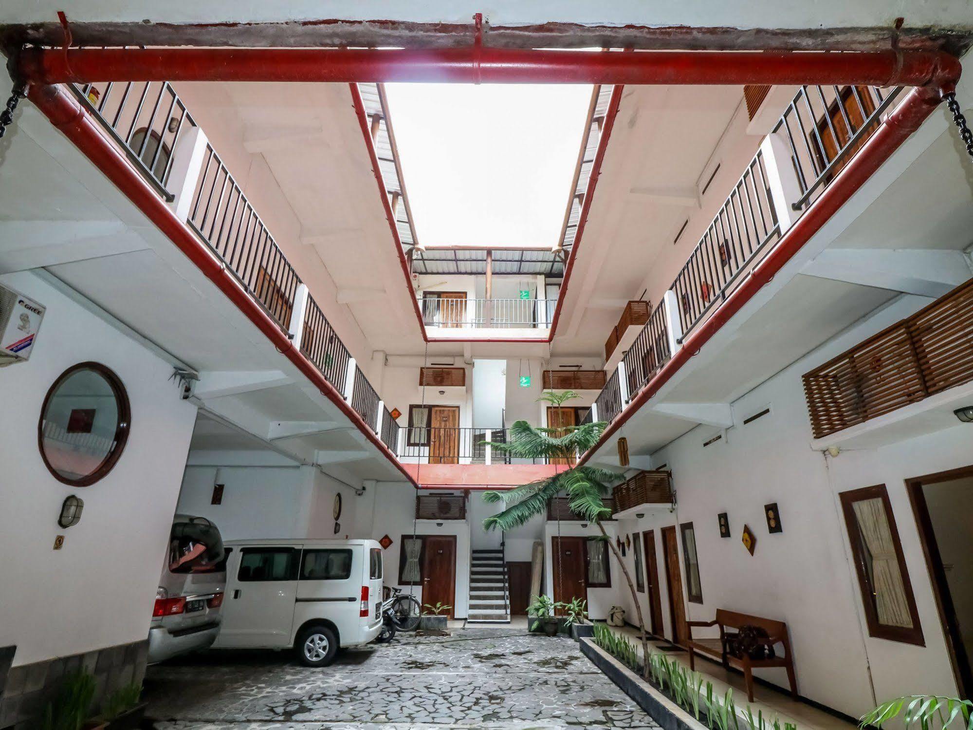 Mawar Asri Hotel ジョグジャカルタ エクステリア 写真