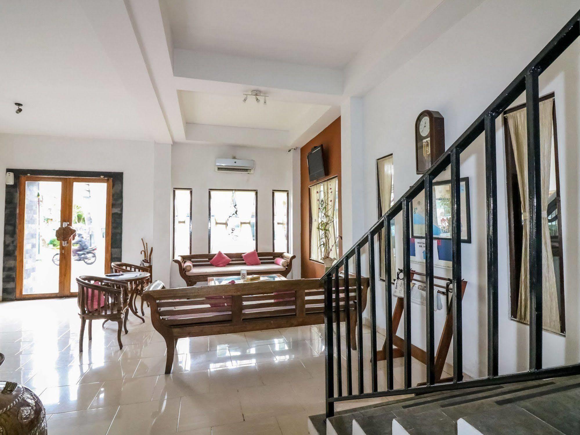 Mawar Asri Hotel ジョグジャカルタ エクステリア 写真