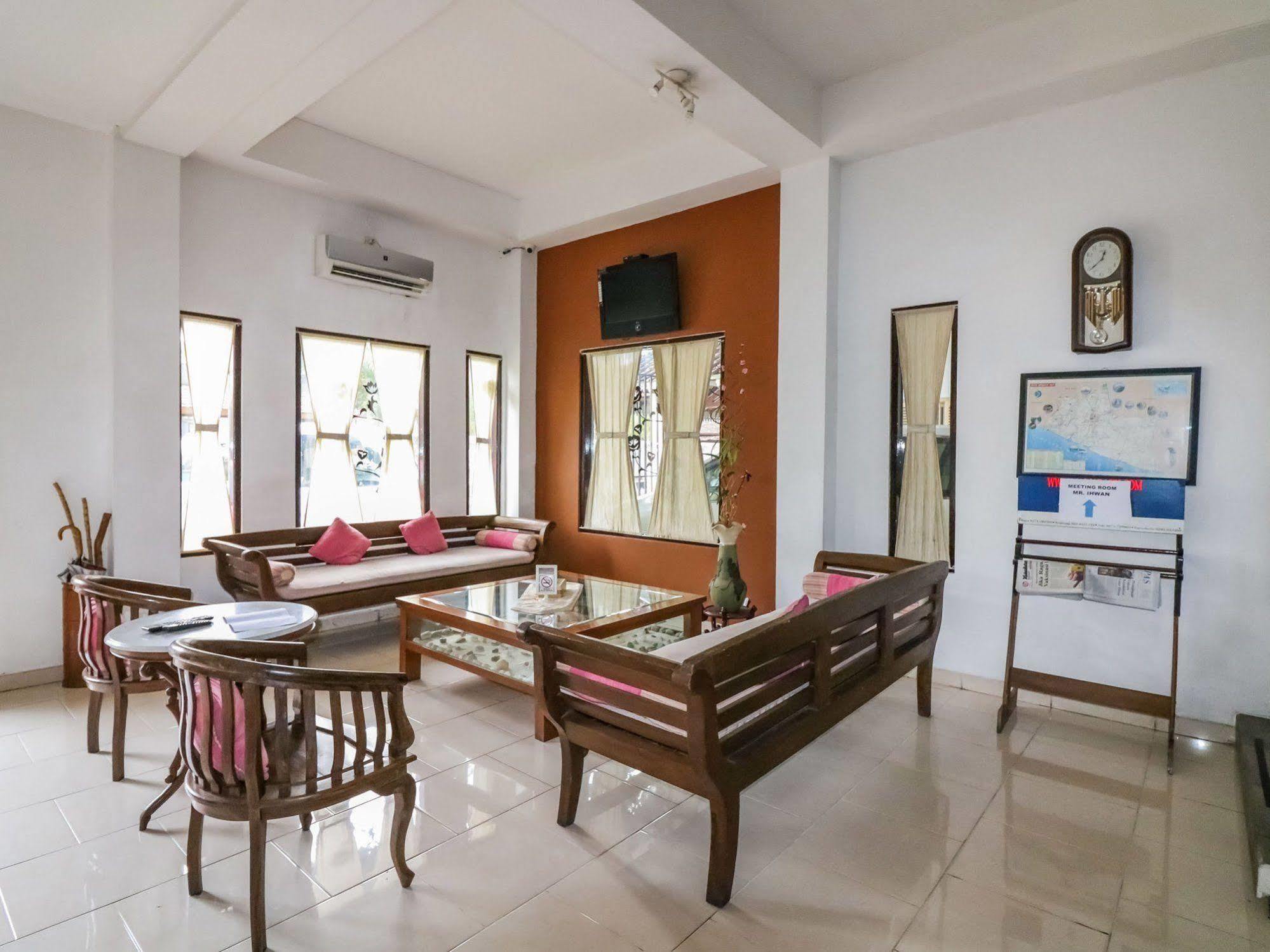 Mawar Asri Hotel ジョグジャカルタ エクステリア 写真